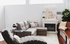 Bright And Airy Studio Space In Downtown District